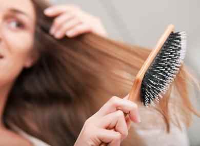 Make sure your hair is dry before brushing it. 