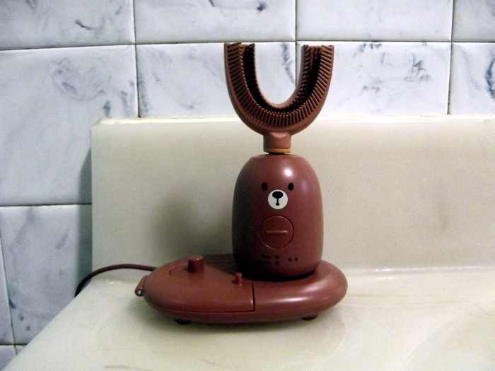 Babahu X1 toothbrush with charger