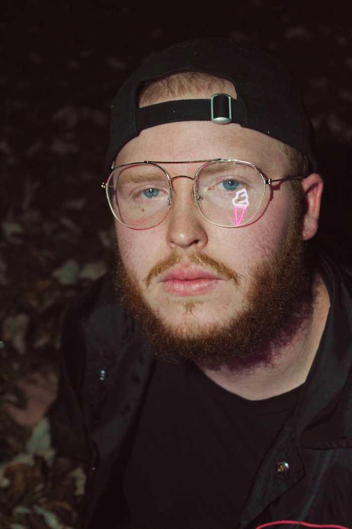 A mustache that doesn't connect to the beard.