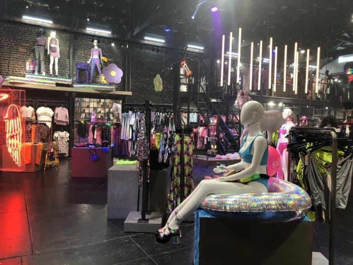7 Alternative Fashion Stores Like Hot Topic Bellatory 7 Alternative Fashion Stores Like Hot Topic Bellatory