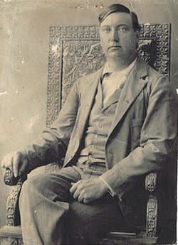 In 1905, the former Governor of Idaho, Frank Steuneberg, was murdered, the result of a bitter labour dispute.