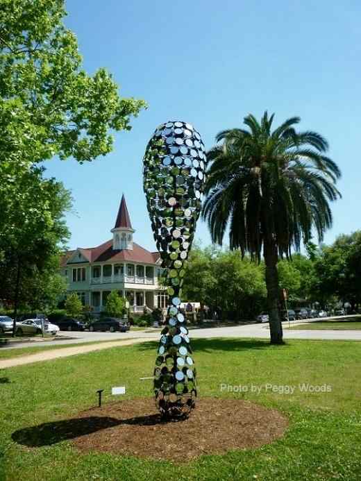 Dean Ruck Creates “Ourglass” in Houston Sculpture Exhibit LetterPile