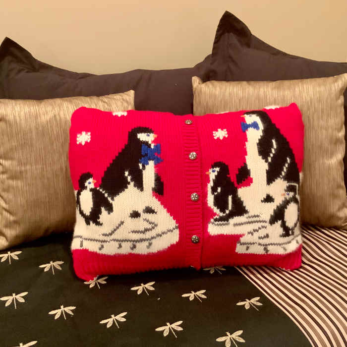 How to Make a Throw Pillow From an Old Sweater