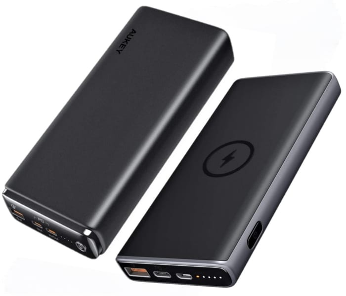Aukey 26800mAh Universal Power Bank (left) - Aukey 10000mAh Wireless Charging Power Bank (right)