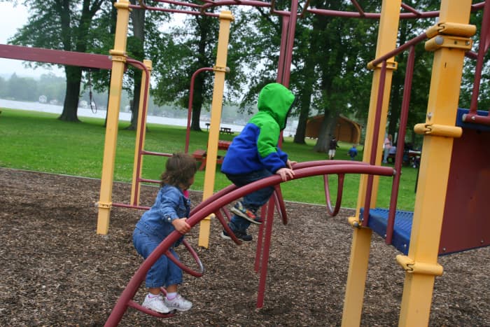 Taking a break from difficult cognitive tasks allows a child to refocus and improves attentiveness throughout the day.