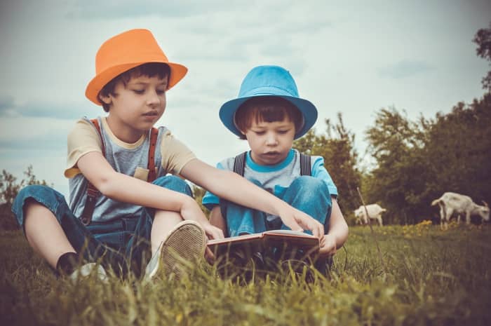 Read with your child in a variety of environments, including the great outdoors. Your child will learn to associate reading with pleasure.
