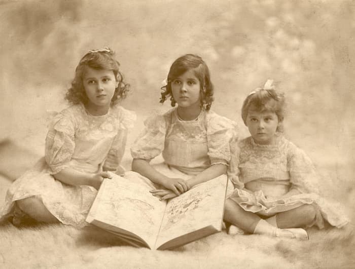 Princesses Olga, Elizabeth and Marina of Greece and Denmark. Princess Marina married the Duke of Kent.