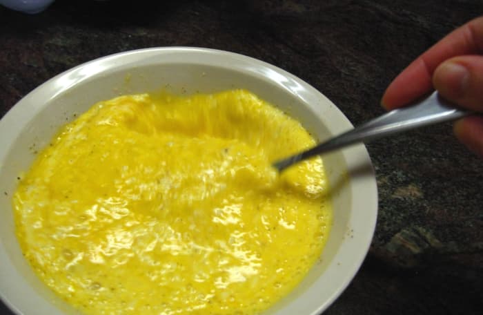 In a bowl, whisk the eggs, Parmesan cheese, salt and pepper. For a creamier sauce add the heavy cream as well (optional).