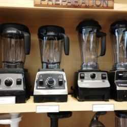 This is my photo of the Vitamix line up at the local retailer. Notice the height difference of the two on the left (Professional Series 300 and 750) compared to the taller older models on the right (5200 and 500).