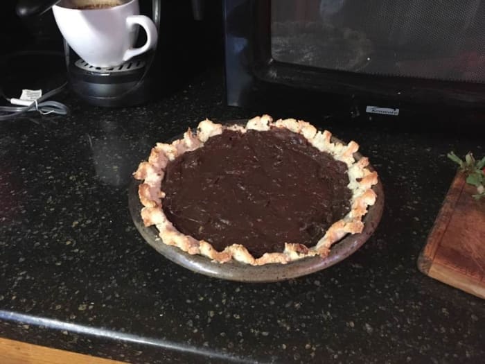 If one prefers a more simple pie, it is entirely possible to have it without any major toppings at all, or just have the previously mentioned meringue.