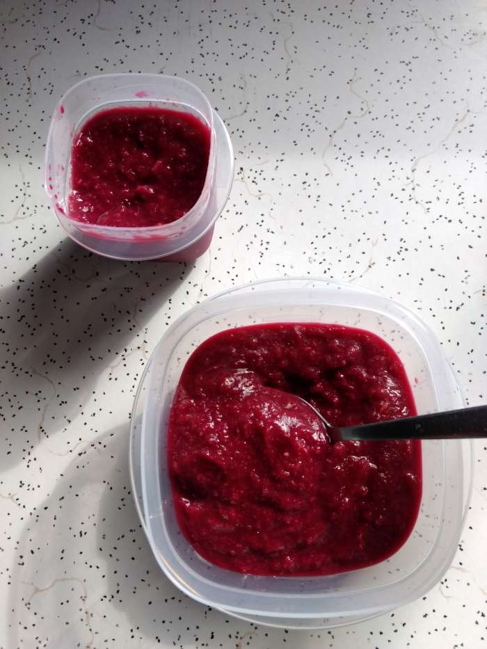 Corn and beets, one of my son's favorite combinations! Always gets him smiling and kicking his feet between spoonfuls.