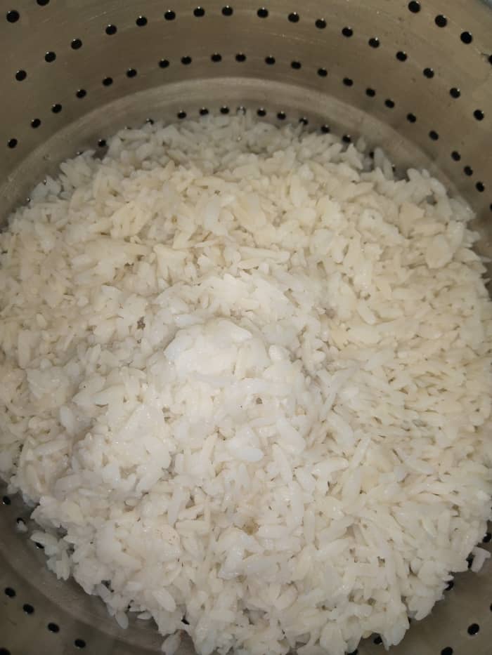Soak thick poha in water for 5-10 minutes or until soft. Strain and let the water drain off completely.