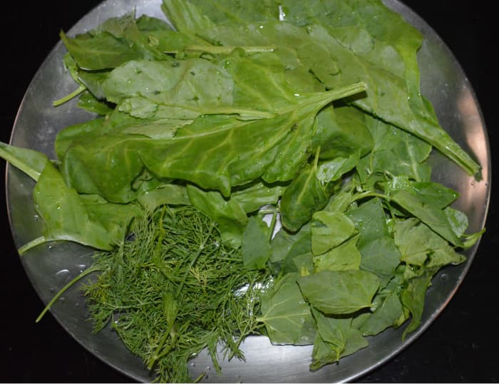 Wash leafy green veggies. I used mixed greens, but you can choose to use just one type of leafy green, if you prefer (spinach is a good choice).