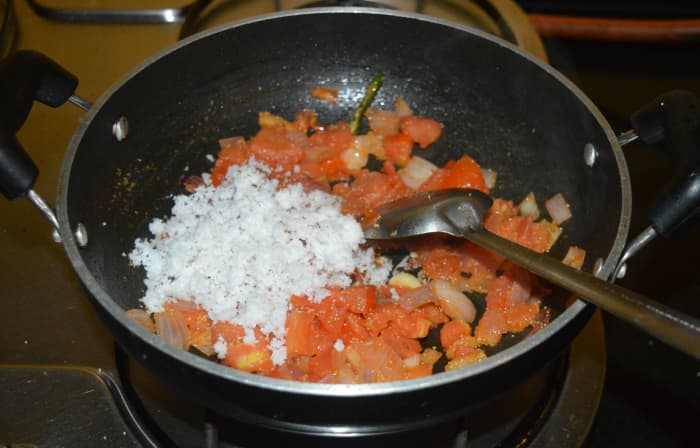 Add grated coconut. Mix well.