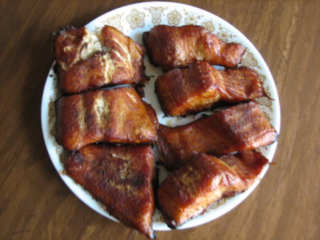 There was just two pieces left after three of us decided to taste this Hickory Smoked Trout. We did NOT sit down to eat, we were only sampling the fare. Might need to do 10 lbs. at a time afterall.