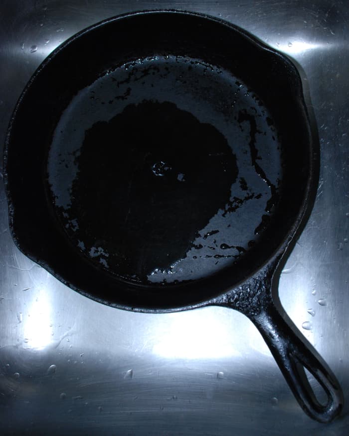 How to Clean a Cast Iron Pan Using Baking Soda and Elbow Grease