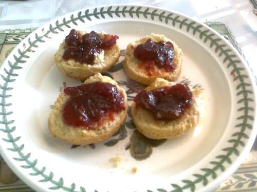 Follow my gluten-free recipe for perfect fluffy scones (biscuits) delicious with jam and cream!