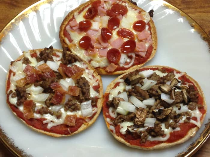 Meat pizzas: Pepperoni, ham & onion; Hamburger, mushroom & onion; Hamburger, bacon & onion