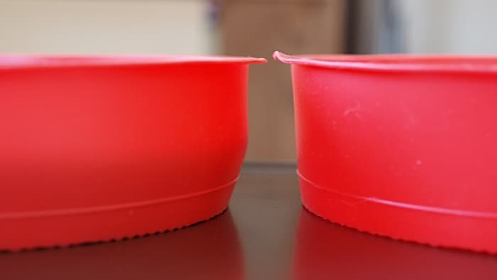 With larger confections, silicone can bend; whereas metal would be rigid. Something to keep in mind if you're considering making a cake with this type of bakeware.