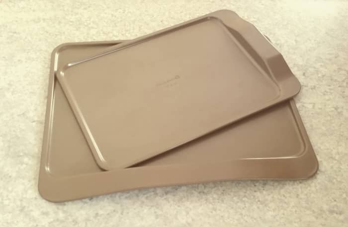 Absolutely love my Calphalon bakeware!