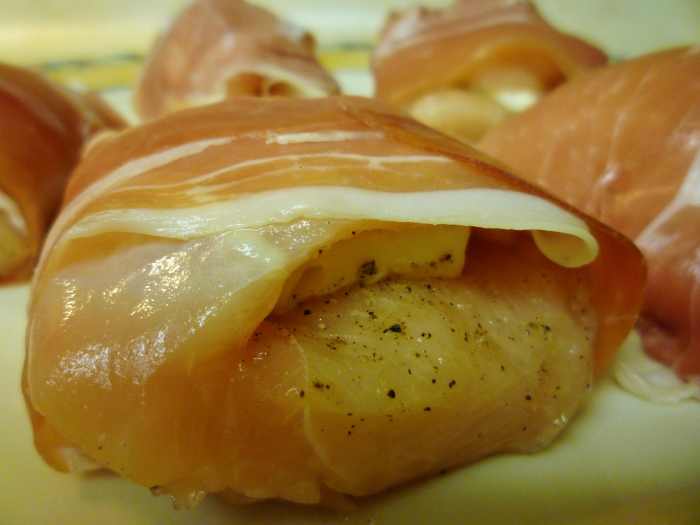 30Minute Chicken Prosciutto Mozzarella Bake With Italian Flair