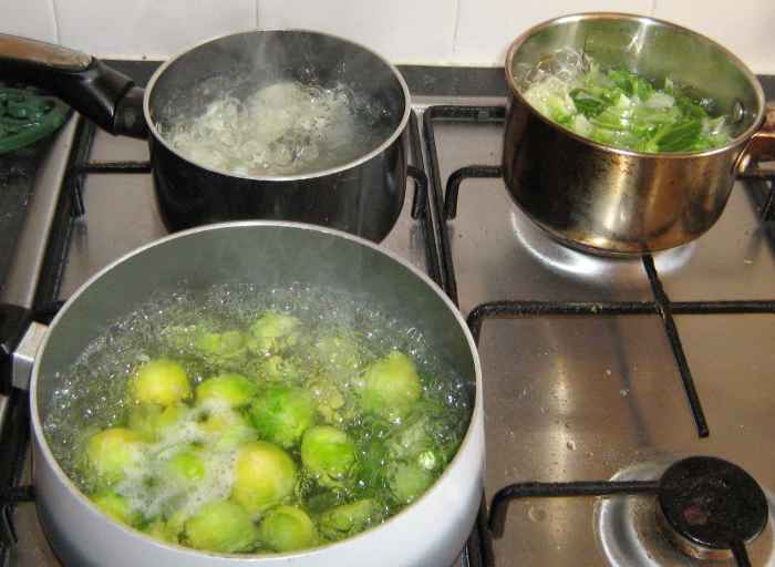How to cook potatoes, cabbage and sprouts