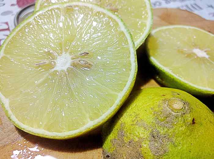 The flesh of bergamot oranges