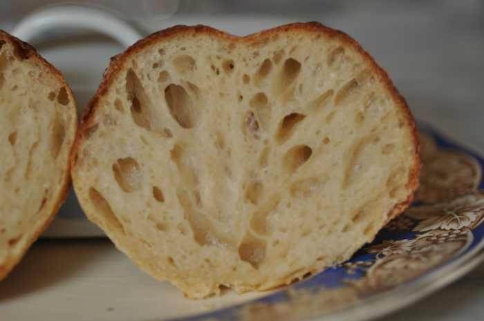 Crumb of pistolet Image: © Siu Ling Hui