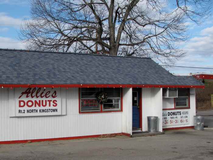 Review Donut Cakes From Allie's Donuts in North Kingstown, RI Delishably