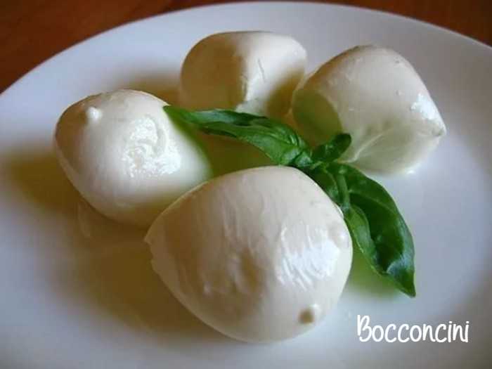 Bocconcini mozzarella