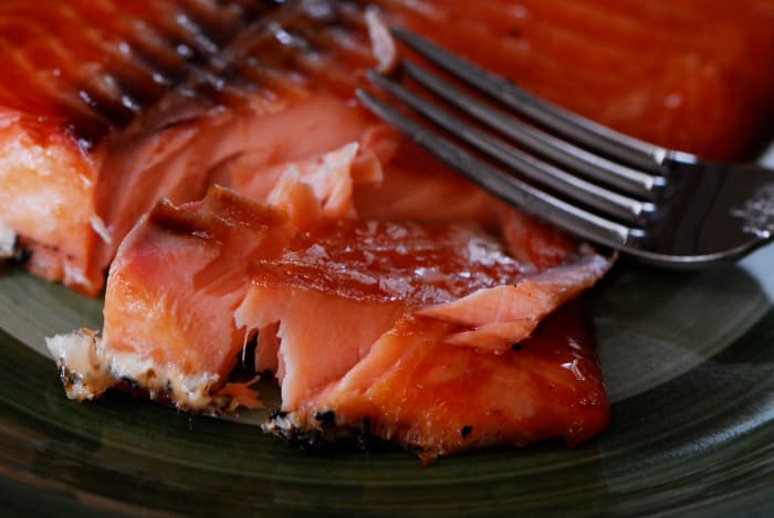 Smoked Salmon straight of of the Big Green Egg. It is unbelievably delicious and easy! Just look at that glazing!