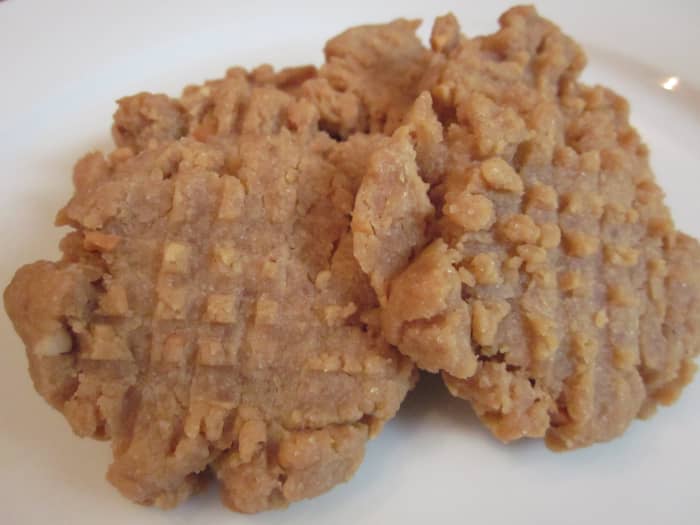 One may also use this recipe to make a traditional peanut butter cookie.