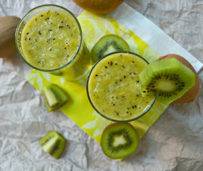 Next time you want to juice kiwis, think twice! Blending them for a few seconds only ensures the seeds remain whole and the drink looks buzz-worthy!