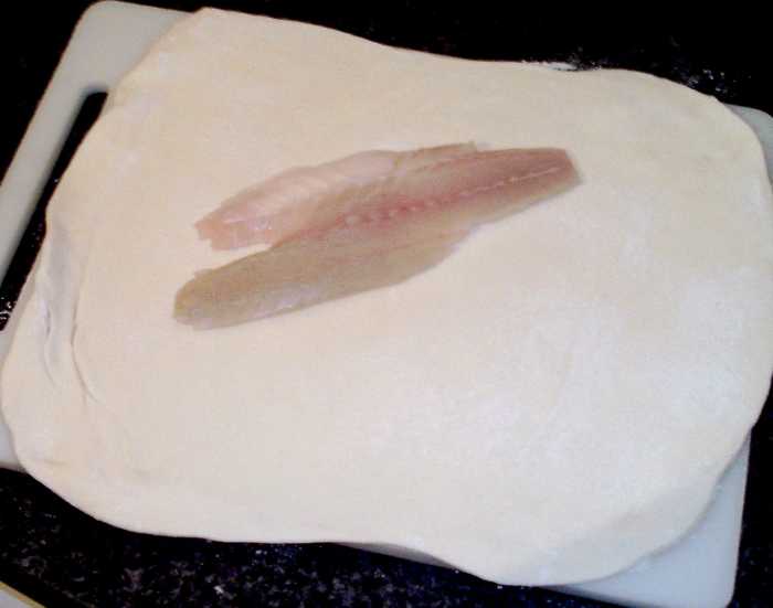 Sea Bass and Mango Salsa en Croute (Puff Pastry) Recipe Delishably