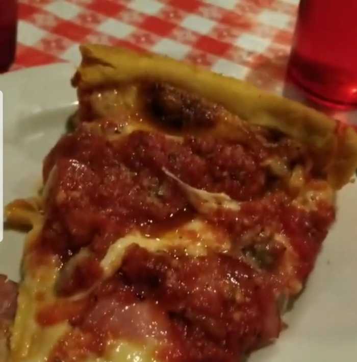 Best Chicago Deep Dish Pizza: Gino's East Vs. Lou Malnati's - Delishably