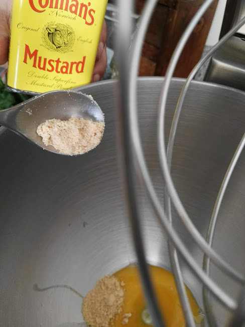 You can use powdered or mustard paste