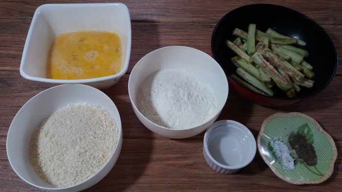 Ingredients for crunchy eggplant fries