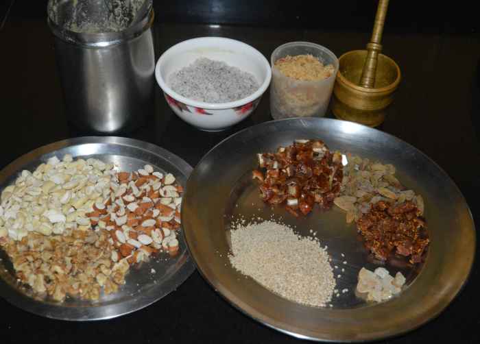 How to Make Dry Fruit Laddu With Edible Gum (Antina Unde) Delishably