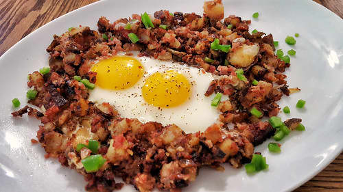 Corned beef hash with eggs