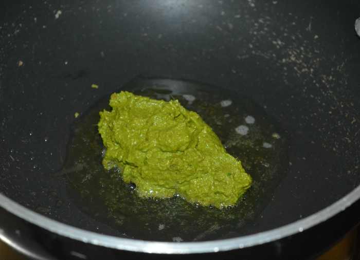 Step five: Heat the oil in a deep-bottomed nonstick pan. Saute for a minute.