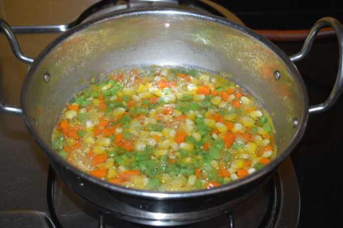 how-to-make-restaurant-style-corn-vegetable-soup