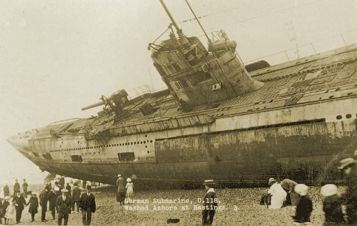 Inspecting the U-Boat: WW1 – German Uboat U118 washed ashore at Hastings on April 15, 1919.