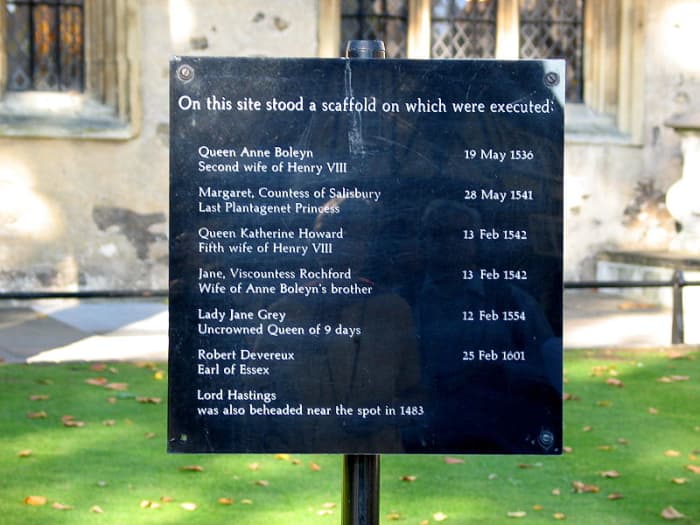 The marker showing the location at the Tower of London where Anne Boleyn and several others were executed.