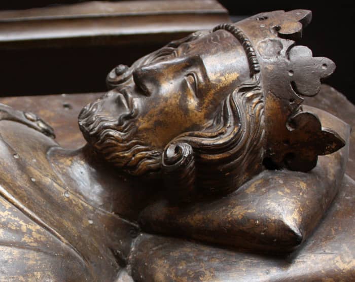 Effigy of King Henry III in Westminster Abbey c. 1272. The king was at the very pinnacle of the social order under the feudal system. He relied on barons to rule his lands on his behalf, however, with the barons swearing allegiance to him in return.