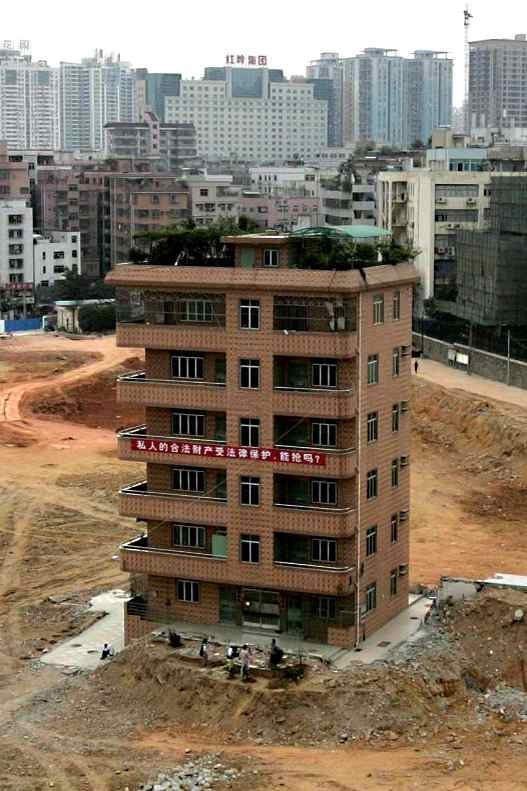 10 Nail Houses & Holdouts Weird Buildings That Won't Go Away Owlcation