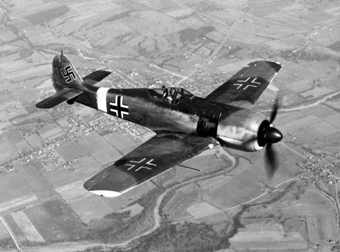 The Focke-Wulk 190 became the primary fighter for the Luftwaffe after 1942, but Erich Hartmann preferred the Me109.