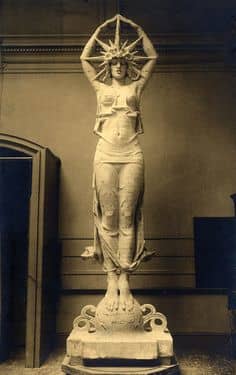 Statute Star Maiden featuring Audrey Munson at the Universe building, 1915 Panama Pacific International Exposition