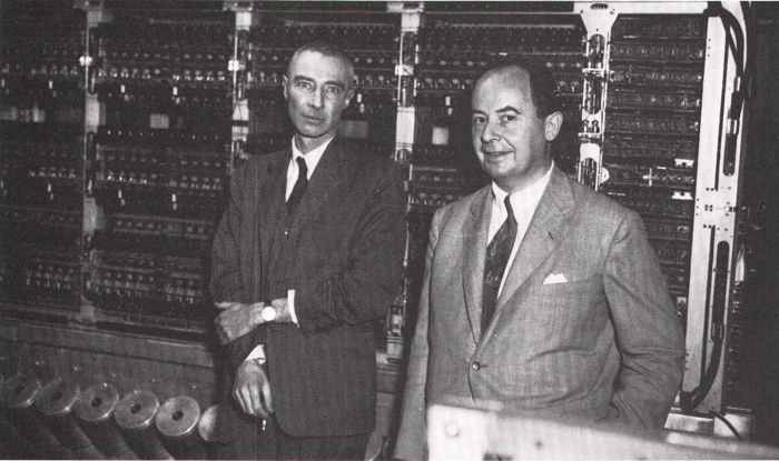 J. Robert Oppenheimer (left) and John von Neumann at the October 1952 dedication of the computer built for the Institute for Advanced Study.