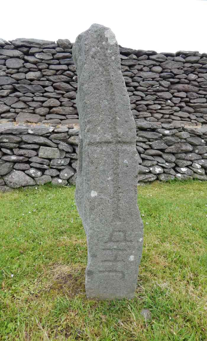 христианские заставки. пещерный храм эски-кермен. гора голгофа. христианский камень. христианский камень.