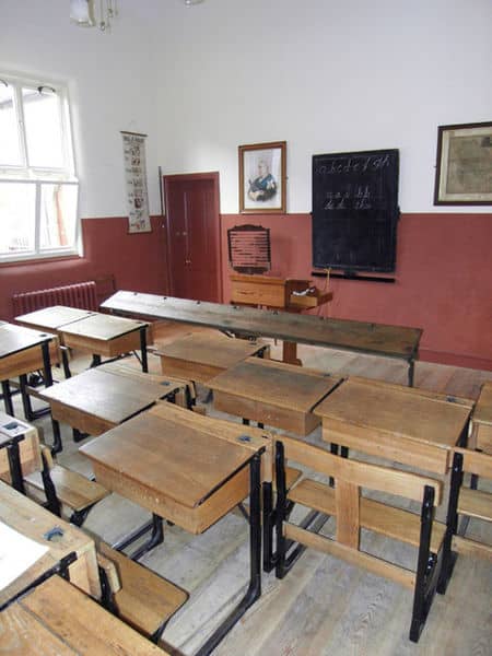Replica of a classroom at the end of the Victorian era